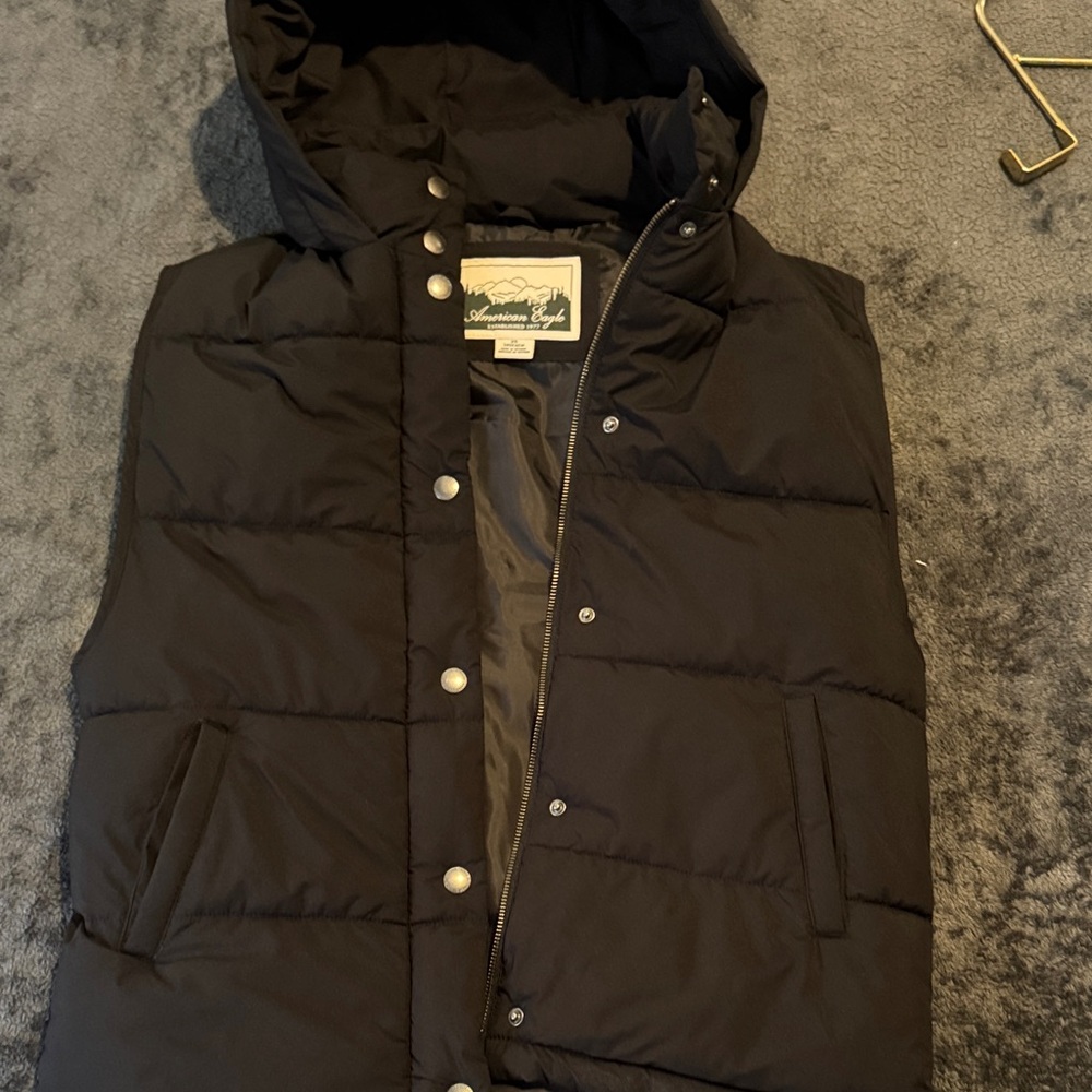 American Eagle Outfitters Black Puffer Vest